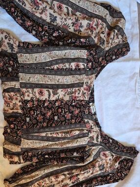 American Eagle Outfitters || Floral Stripe Blouse || Black, Cream, Pink